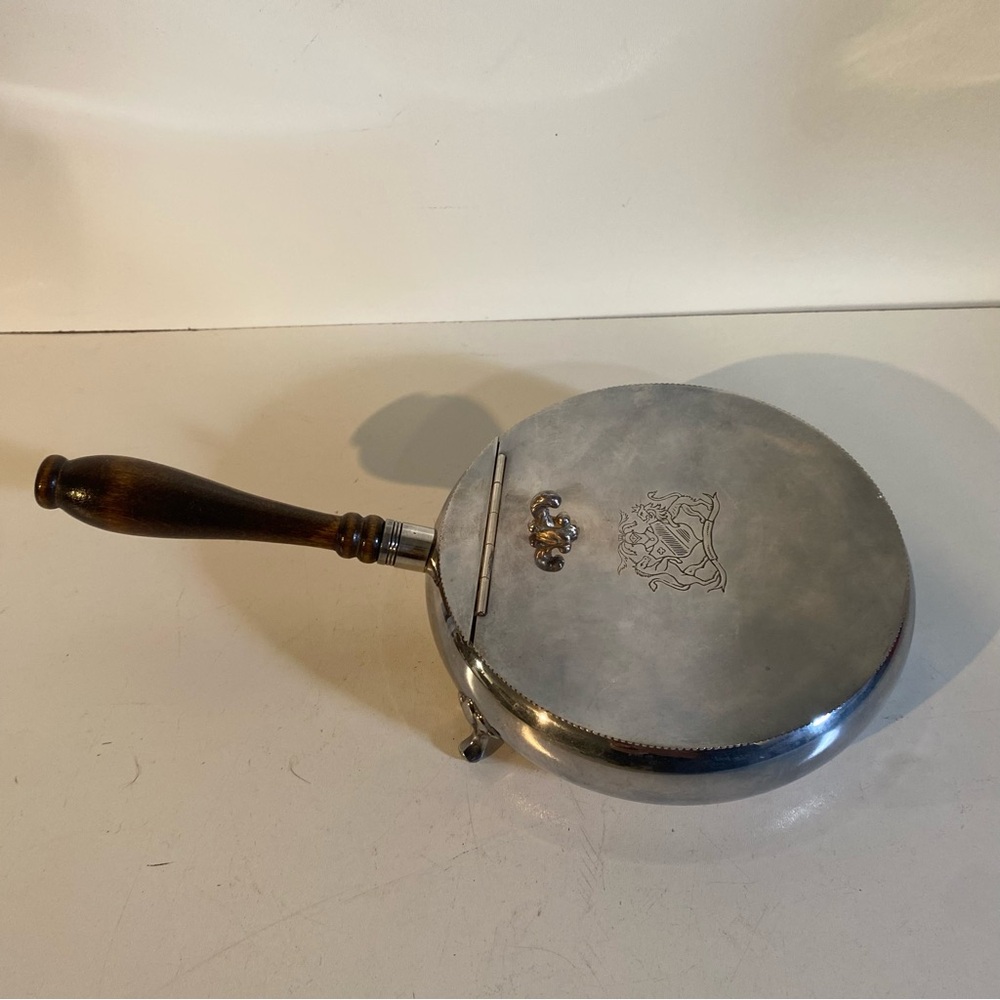 Vintage Oneida Silversmiths Silver Plate Silent Butler Or Crumb Catcher